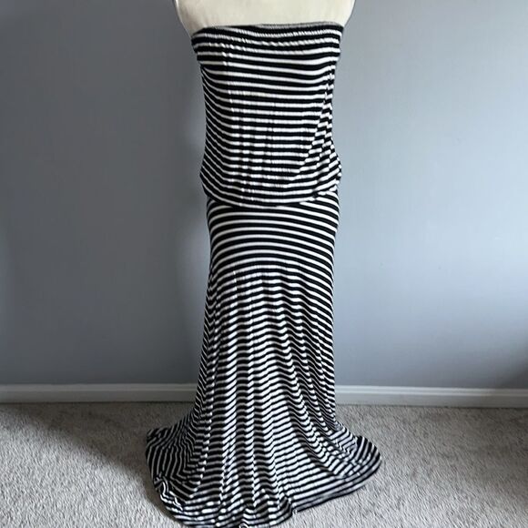 Veronica M. Striped Strapless Dress! - Picture 13 of 14